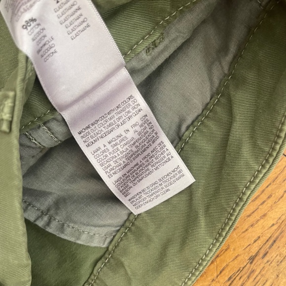 MOTHER Women's Pants The Shaker Prep Fray Cropped Chinos Fatigue & Red Size 28 - Picture 6 of 10